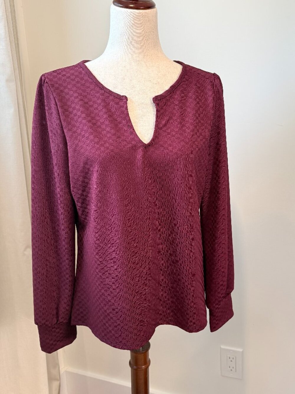 NWT Kaileigh Blouse Large NWT Burgundy Textured Long Sleeve Top